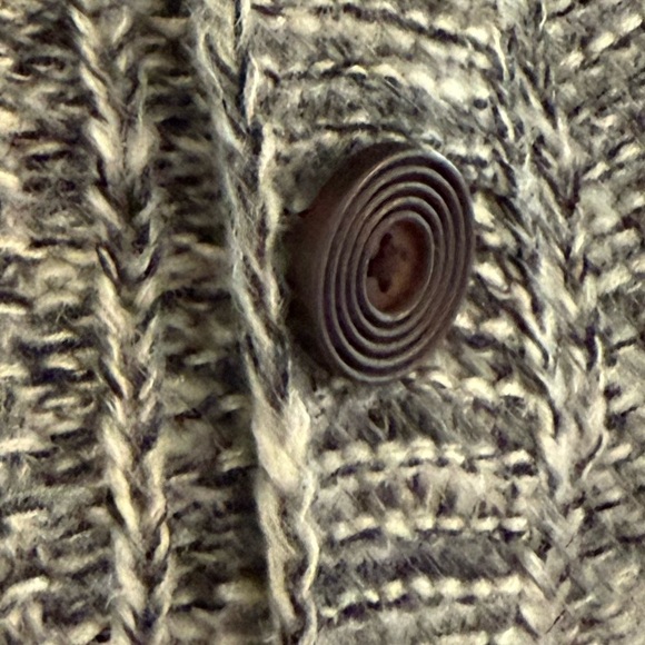 Button-Up Women's Sweater - Picture 7 of 8